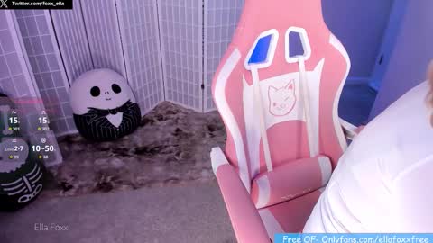 ella_foxx online show from 10-23-25, 12:54