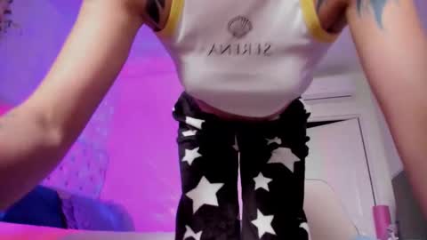 ELLA online show from 11-22-25, 09:52