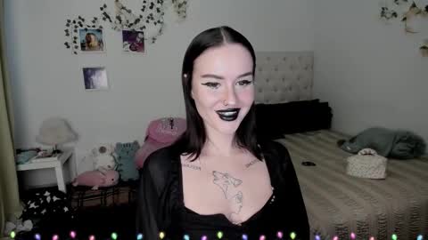 ELLA online show from 12-15-25, 08:51