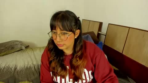 Ella and Harry online show from 05-19-26, 01:56
