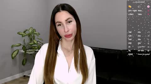 Ella online show from 11-11-25, 09:31