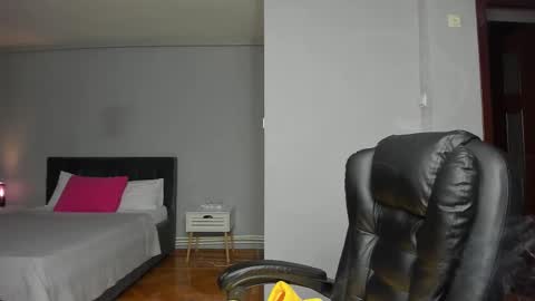 Ella online show from 11-20-25, 07:46