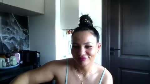 Snapshot of ella_sweety0 chatting on 06-25-26, 10:09 Ella online show from 06-25-26, 10:09