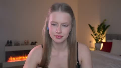 Ella online show from 04-23-26, 06:21