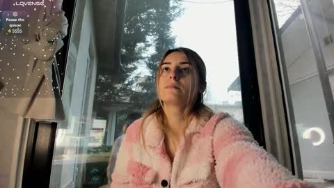 ella_vee online show from 12-17-25, 07:14