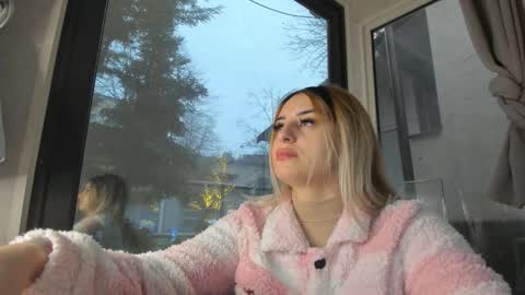 ella_vee online show from 01-06-26, 06:06