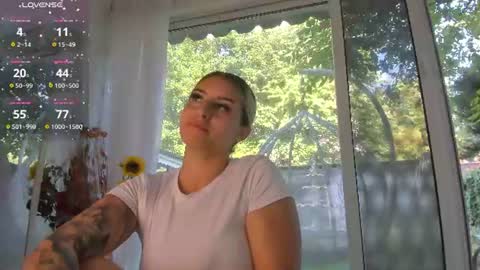 Snapshot of ella_vee chatting on 06-29-26, 05:46 ella_vee online show from 06-29-26, 05:46