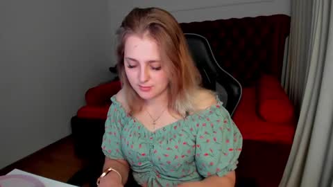EllaBells online show from 04-23-26, 05:08