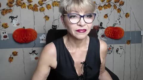 EllaBonito online show from 11-15-25, 06:33