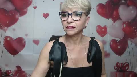 Snapshot of ellabonito chatting on 05-16-26, 06:21 EllaBonito online show from 05-16-26, 06:21