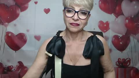 Snapshot of ellabonito chatting on 05-16-26, 10:36 EllaBonito online show from 05-16-26, 10:36