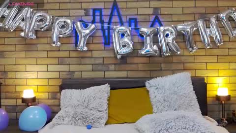 Snapshot of ellacharmx chatting on 12-21-24, 10:40 Ella online show from 12-21-24, 10:40