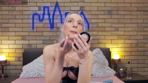 Snapshot of ellacharmx chatting on 01-13-25, 06:59 Ella online show from 01-13-25, 06:59