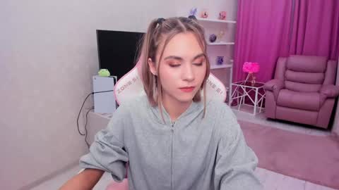Snapshot of ellacurtis chatting on 04-30-26, 02:07 ellacurtis online show from 04-30-26, 02:07