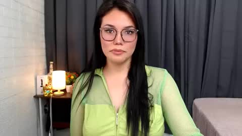 Snapshot of ellahollywood1818 chatting on 02-26-25, 03:21 CINDERELLA online show from 02-26-25, 03:21