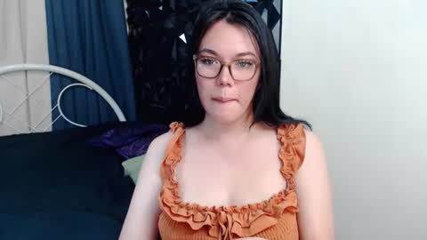 Snapshot of ellahollywood1818 chatting on 08-03-26, 01:48 CINDERELLA online show from 08-03-26, 01:48