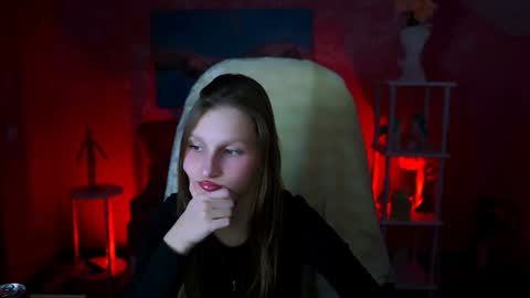 Snapshot of ellahorton chatting on 01-29-25, 05:02 Ella online show from 01-29-25, 05:02