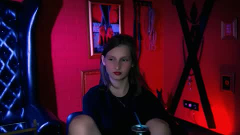 Snapshot of ellahorton chatting on 09-11-25, 05:57 Ella online show from 09-11-25, 05:57