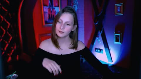 Snapshot of ellahorton chatting on 09-27-25, 05:07 Ella online show from 09-27-25, 05:07