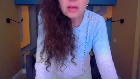 Snapshot of ellalongs chatting on 05-13-26, 11:29 EllaLongs online show from 05-13-26, 11:29
