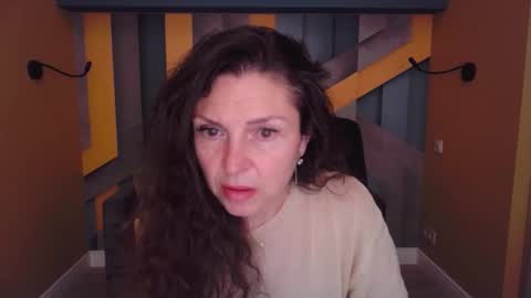 Snapshot of ellalongs chatting on 05-17-26, 11:28 EllaLongs online show from 05-17-26, 11:28