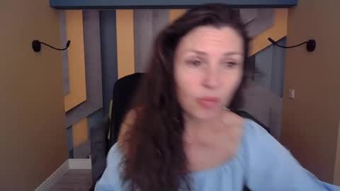 Snapshot of ellalongs chatting on 06-14-26, 11:34 EllaLongs online show from 06-14-26, 11:34