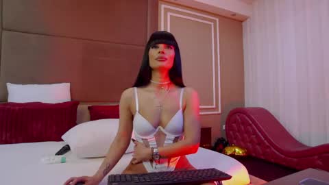 Snapshot of ellalux chatting on 05-27-26, 04:31 ellalux online show from 05-27-26, 04:31