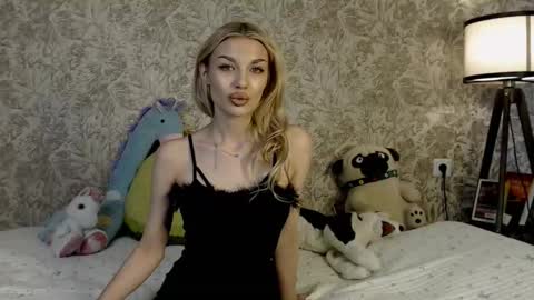 ellamilla online show from 11-19-25, 10:48