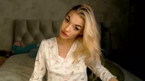 Snapshot of ellamilla chatting on 03-08-26, 09:29 ellamilla online show from 03-08-26, 09:29
