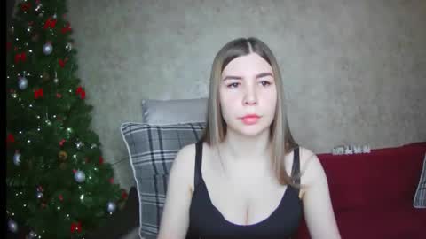 Snapshot of ellanuar chatting on 01-08-25, 02:25 EllaNuar online show from 01-08-25, 02:25