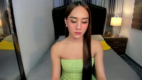 Snapshot of ellats_18 chatting on 02-23-25, 08:22 Sophia online show from 02-23-25, 08:22