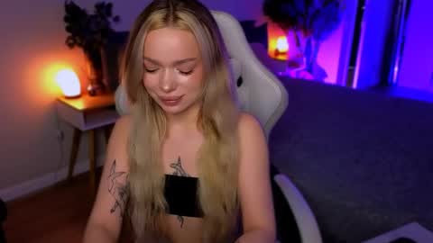 Ella online show from 04-06-26, 05:52