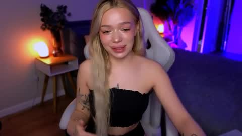 Ella online show from 04-08-26, 06:13