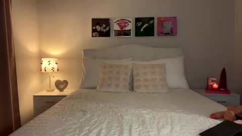 Ellebby7 online show from 12-17-24, 04:01