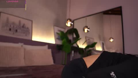 Elle Diane online show from 11-13-25, 10:08