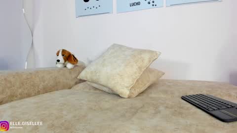 Yiss online show from 02-07-25, 01:43