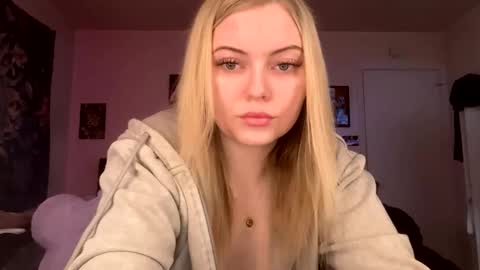 Snapshot of ellejess chatting on 03-02-26, 03:19 ellejess online show from 03-02-26, 03:19