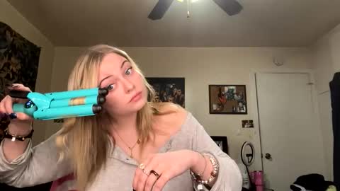 ellejess online show from 03-06-26, 04:47