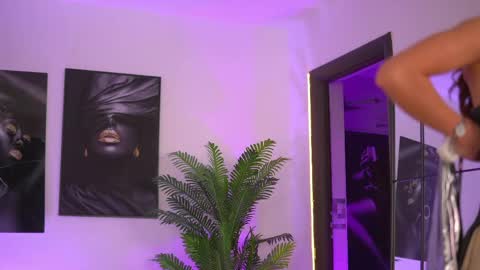 Snapshot of ellenkarter chatting on 05-30-26, 03:36 EllenKarter online show from 05-30-26, 03:36