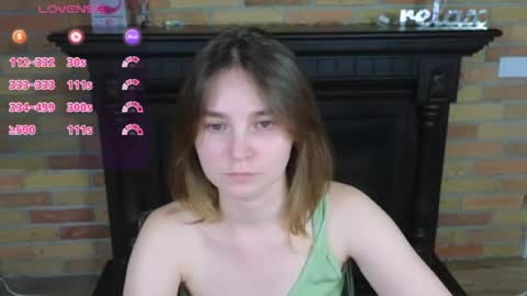 Snapshot of ellie_babyy chatting on 06-14-26, 10:45 Ellie online show from 06-14-26, 10:45