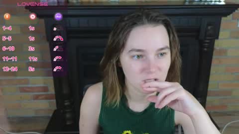 Snapshot of ellie_babyy chatting on 06-22-26, 07:05 Ellie online show from 06-22-26, 07:05