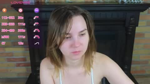 Snapshot of ellie_babyy chatting on 06-29-26, 07:25 Ellie online show from 06-29-26, 07:25
