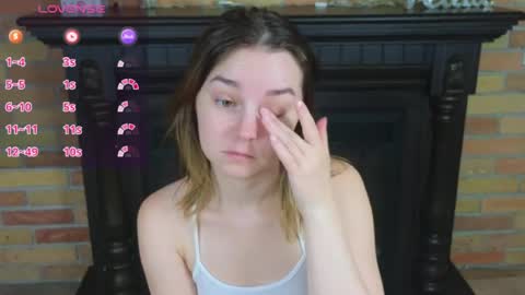 Snapshot of ellie_babyy chatting on 06-30-26, 08:37 Ellie online show from 06-30-26, 08:37