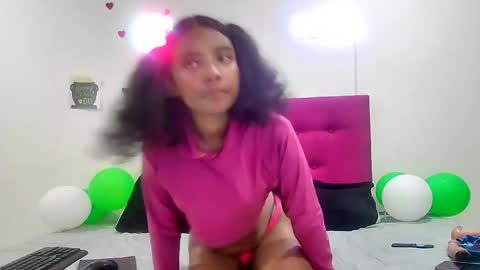 ellie_cute7 online show from 04-06-26, 07:26