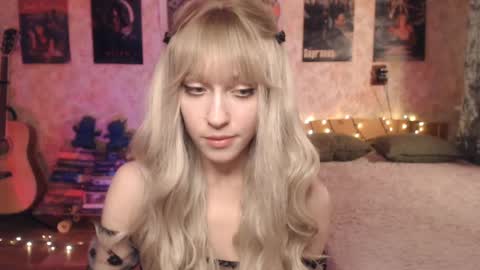 ellie_friendly online show from 01-16-25, 12:09