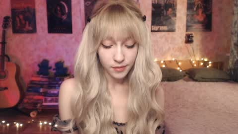 ellie_friendly online show from 01-17-25, 12:53