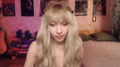 ellie_friendly online show from 01-31-25, 12:18