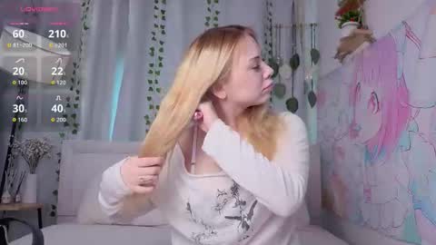 Snapshot of ellie_hollow chatting on 02-26-26, 08:57 Ellie online show from 02-26-26, 08:57