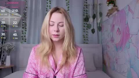 Snapshot of ellie_hollow chatting on 02-28-26, 08:15 Ellie online show from 02-28-26, 08:15