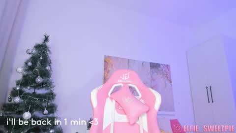 Snapshot of ellie_nelson chatting on 12-26-24, 07:35 Elly Sweet Pie almost everyday 4-11 AM UTC online show from 12-26-24, 07:35